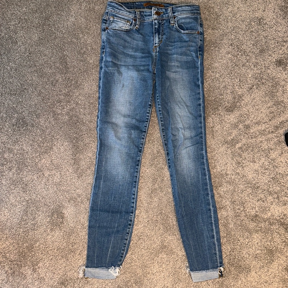 Joe’s Jeans size 25 mid rise skinny ankle with a cuff!